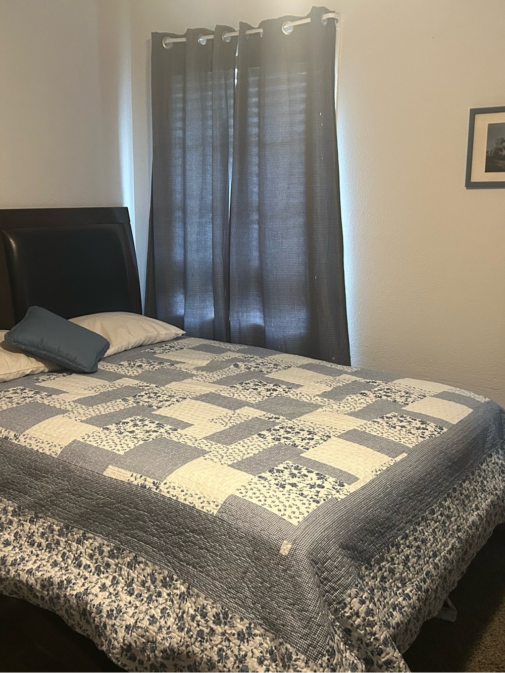 Queen Blue & White Patchwork Quilt - Classic Floral Bedding - Picture 5 of 5